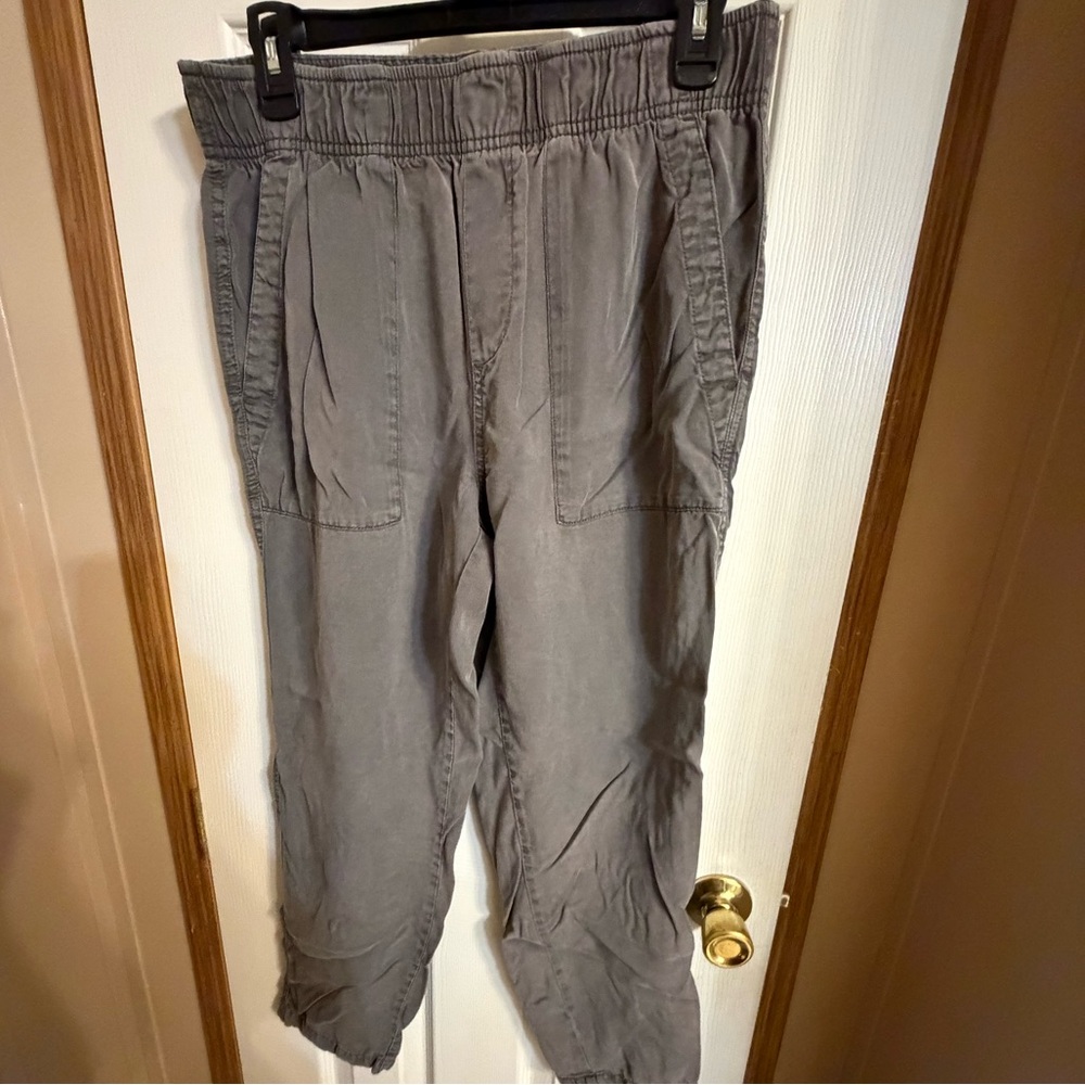 GAP Women's Gray Elastic Waist Jogger Pants